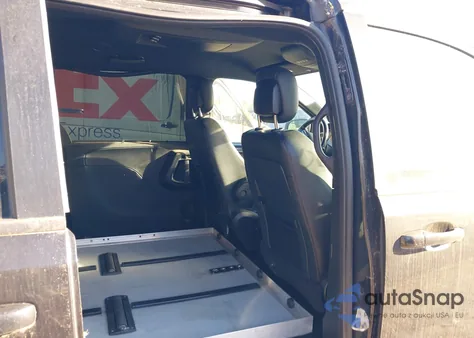 2018 Dodge Grand Caravan Sxt z USA, uszkodzony, nr VIN 2C4RDGCGXJR151139